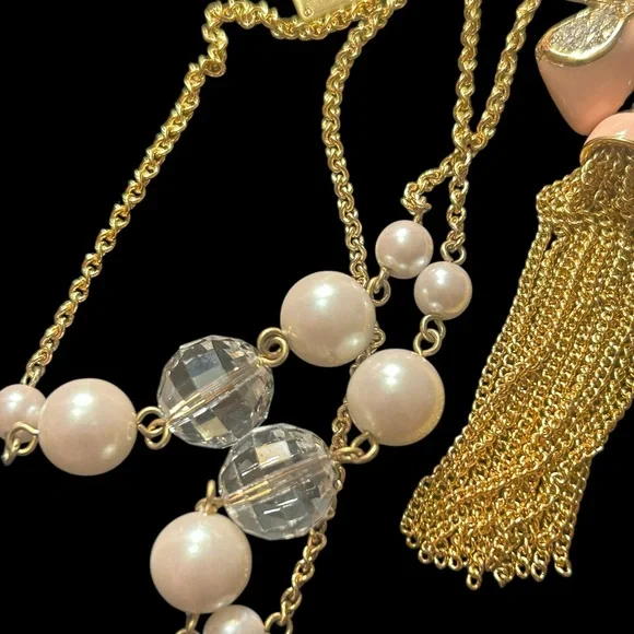 MY FLAT IN LONDON NECKLACE with Bow Tassel Pearls - Picture 3 of 12